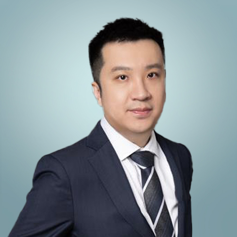 Derek Huang Headshot